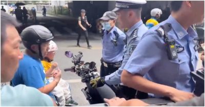 Bắc Kinh điều động cảnh sát cưỡng chế thu giữ xe điện